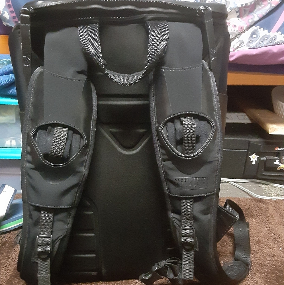 QRush Backpack - Picture 2 of 3
